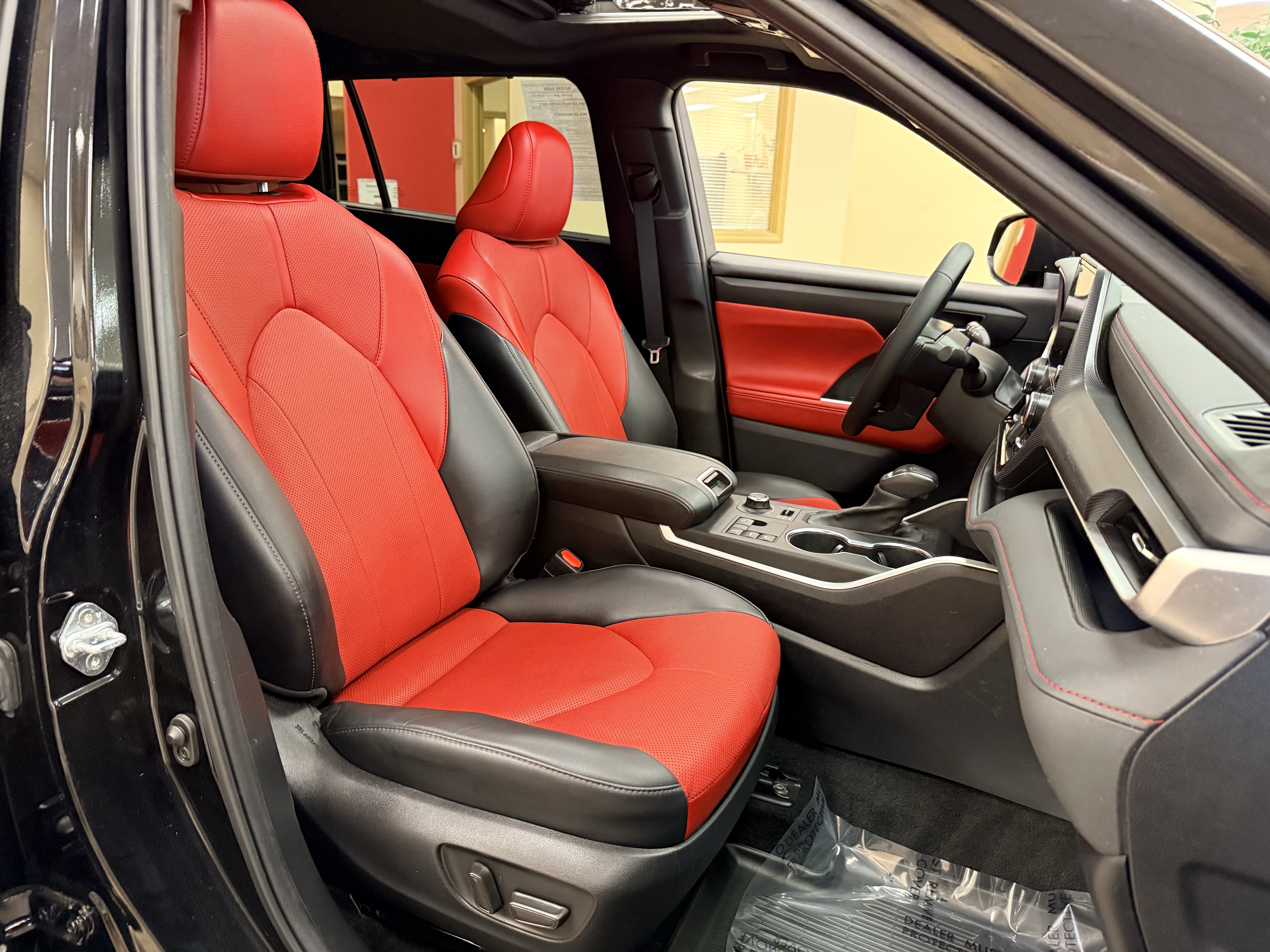 Used 2023 Toyota Highlander XSE AWD/4WD image 34