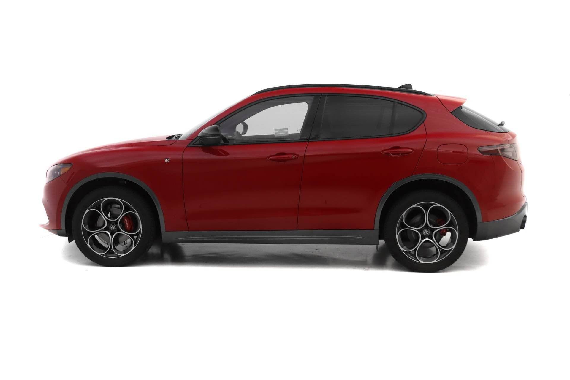 New 2024 Alfa Romeo Stelvio Ti image 3