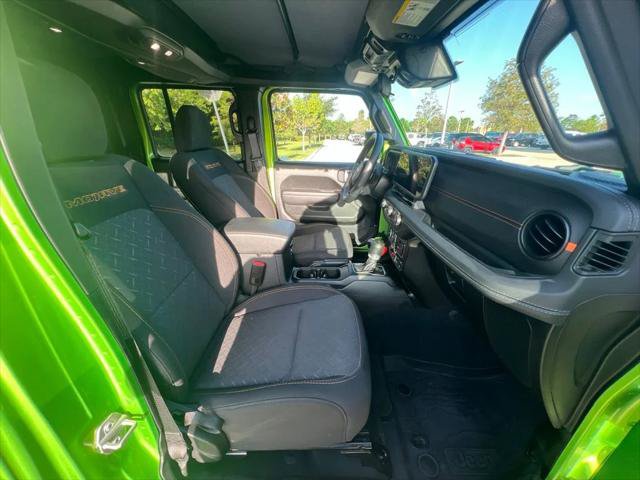Certified 2025 Jeep Gladiator Mojave w/ Safety Group AWD/4WD image 16