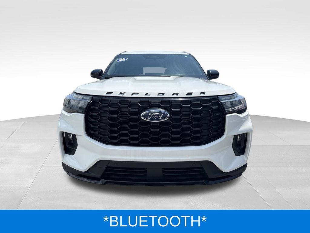 Used 2025 Ford Explorer ST-Line AWD/4WD image 3