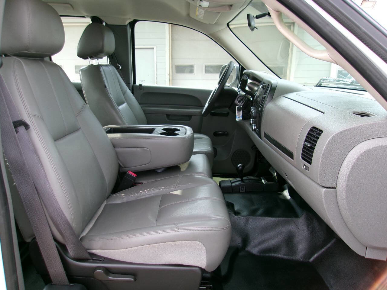 Used 2012 Chevrolet Silverado 2500 W/T w/ Snow Plow Prep Package image 12