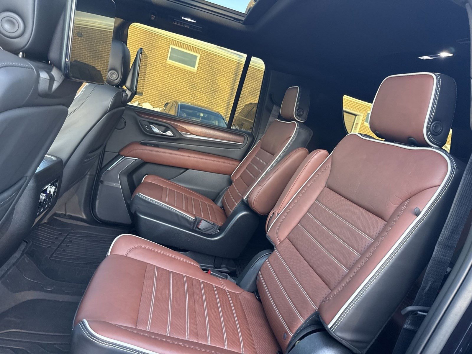 Used 2023 GMC Yukon XL Denali Ultimate image 23