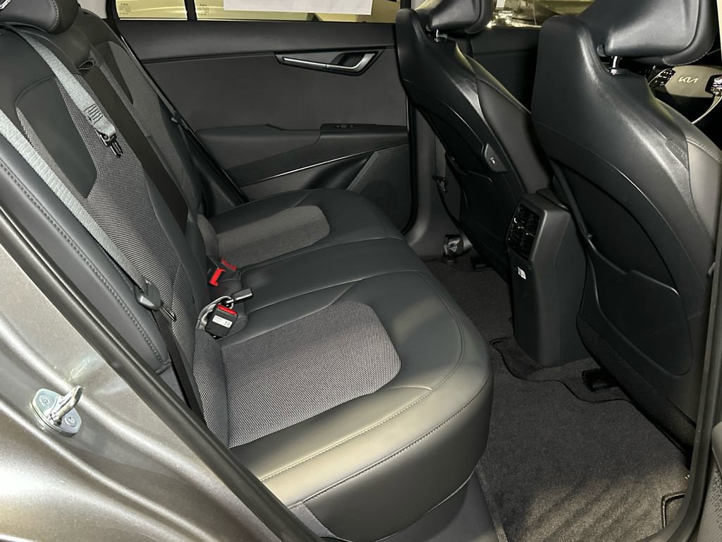 New 2026 Kia Niro Wind image 16