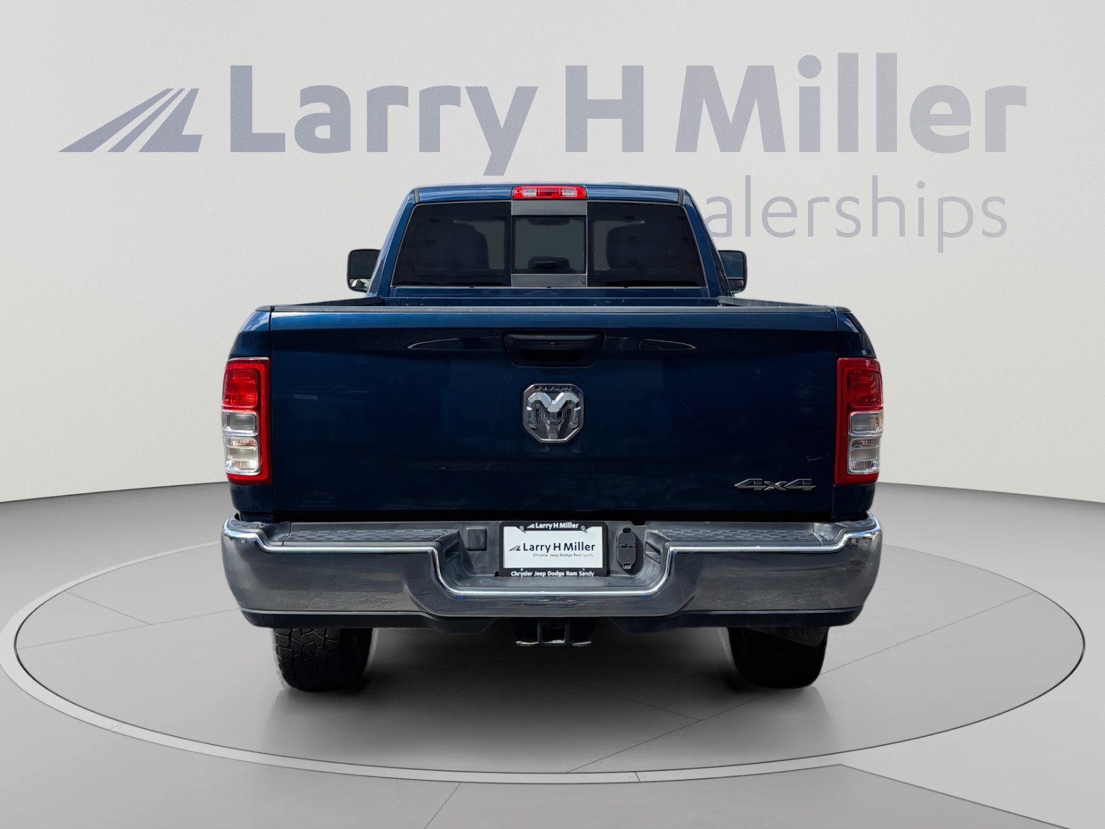 Used 2024 RAM 2500 Tradesman w/ Chrome Appearance Group AWD/4WD image 4