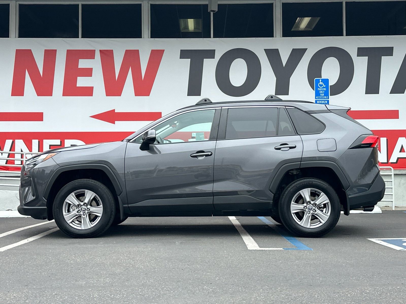 Used 2025 Toyota RAV4 XLE FWD image 2