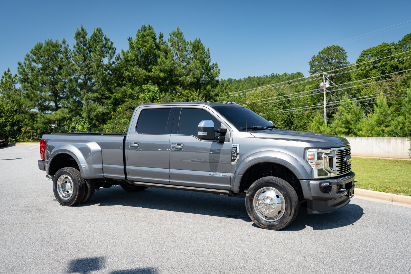 Used 2022 Ford F450 Platinum w/ FX4 Off-Road Package AWD/4WD image 25