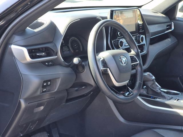 Used 2025 Toyota Highlander XSE image 10