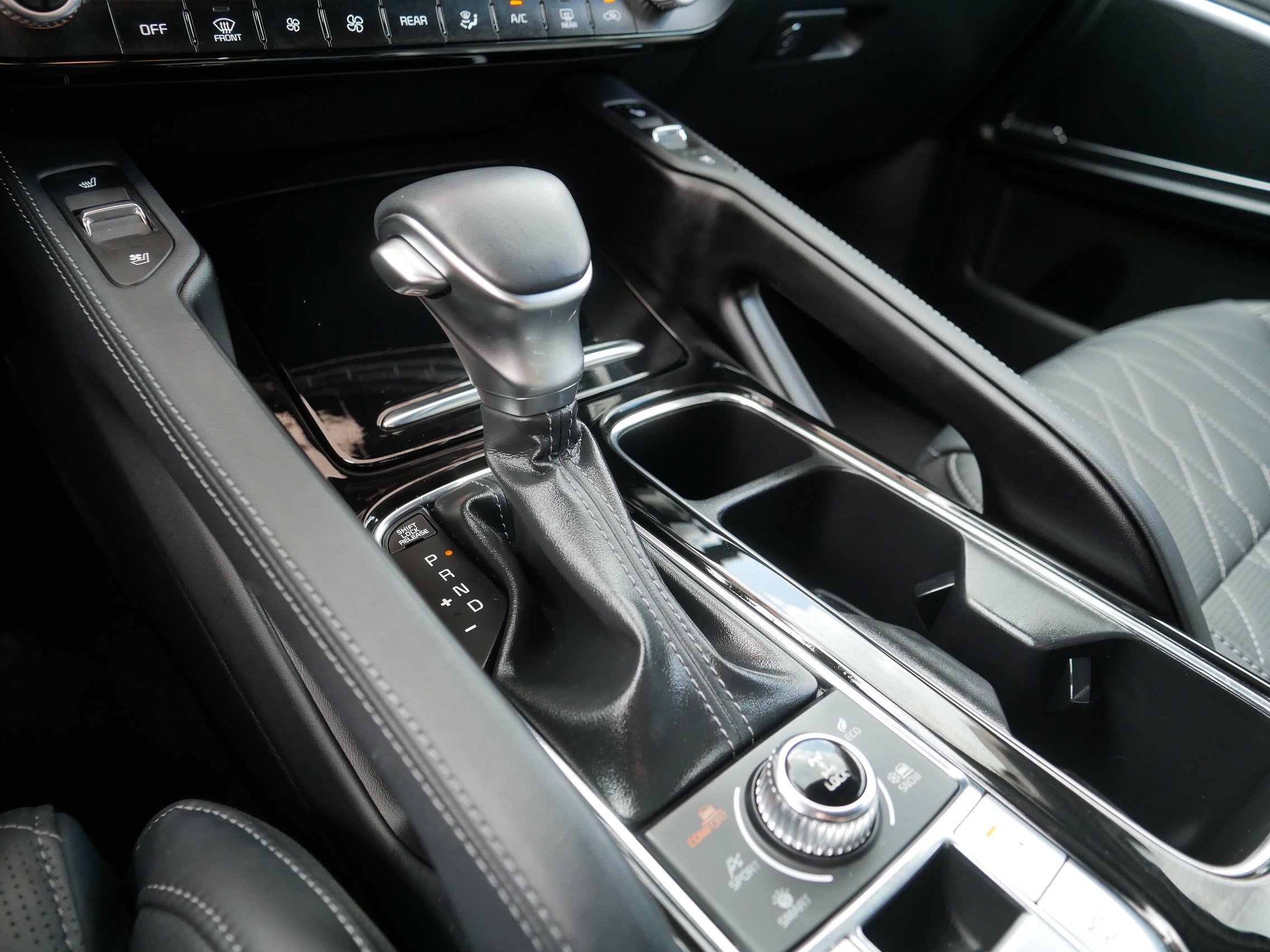 Certified 2025 Kia Telluride SX Prestige X-Line AWD/4WD image 24