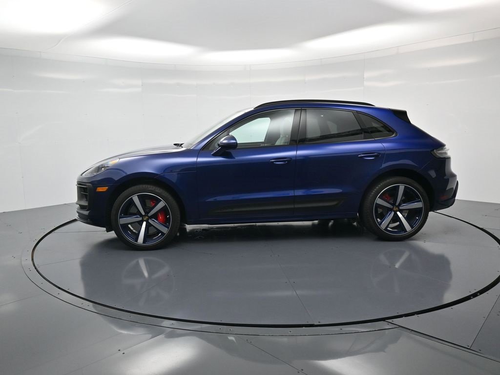 Certified 2023 Porsche Macan GTS image 2