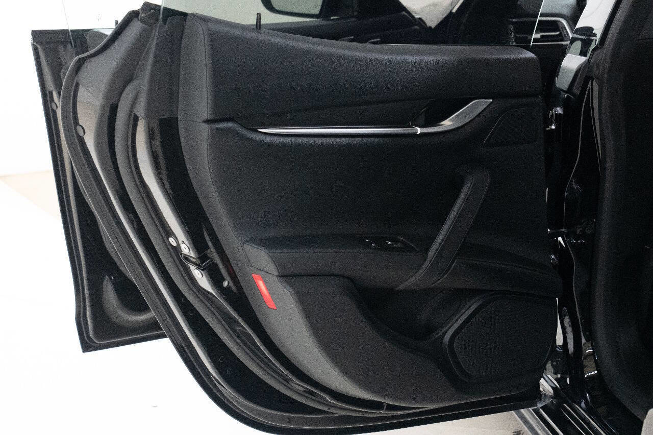 Used 2017 Maserati Ghibli image 22