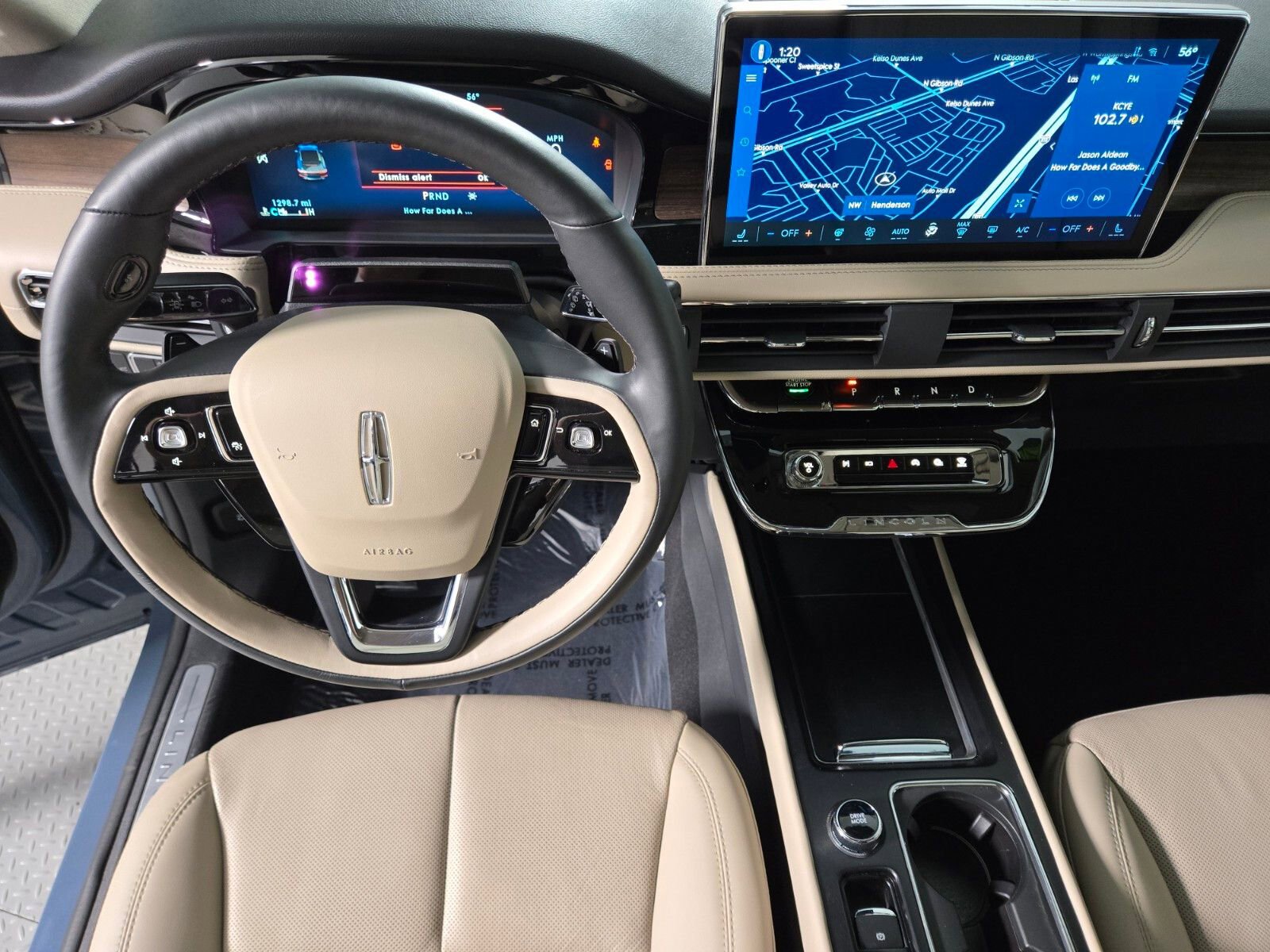 Used 2026 Lincoln Corsair Reserve image 14