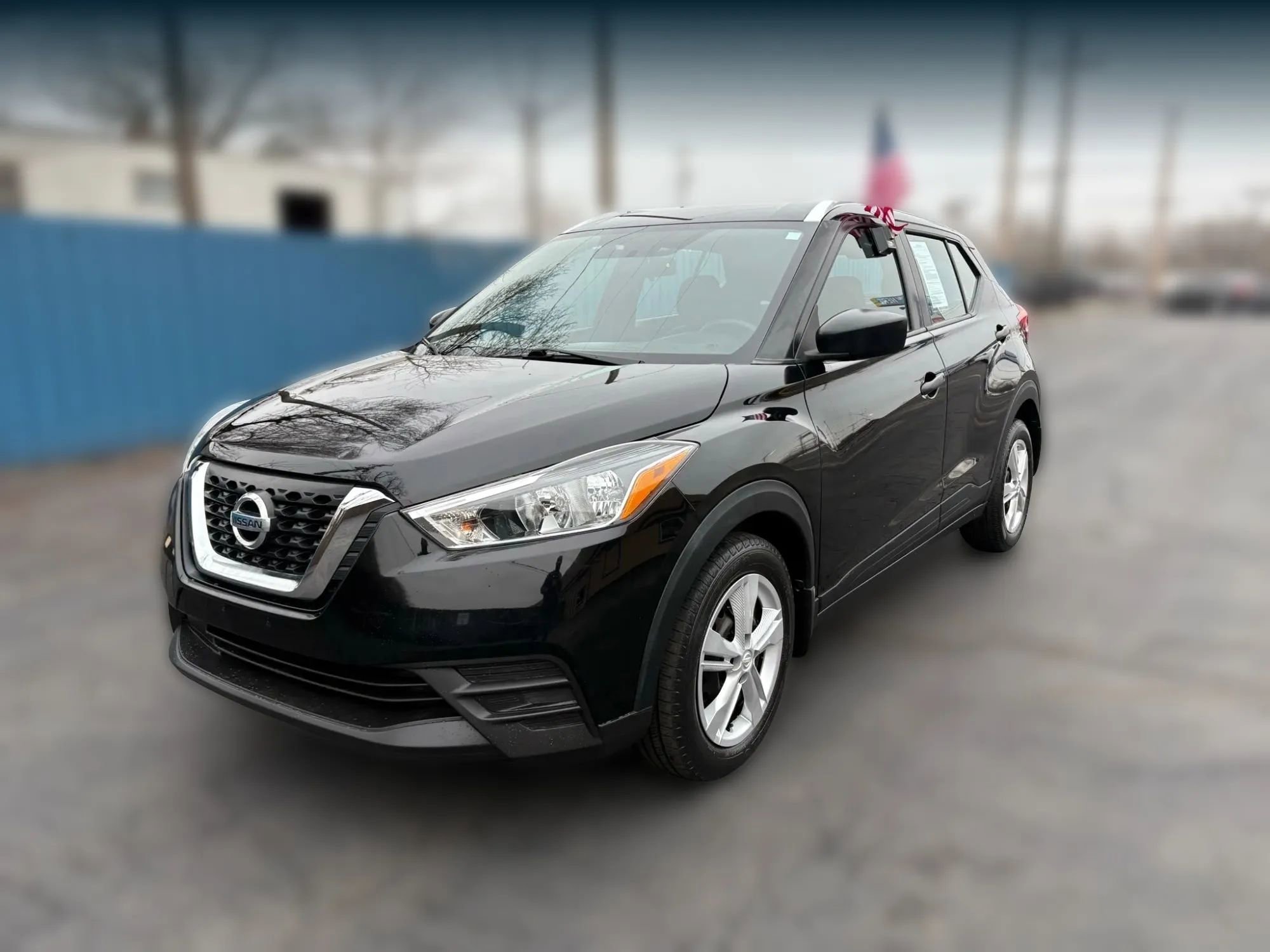 Used 2019 Nissan Kicks S image 3