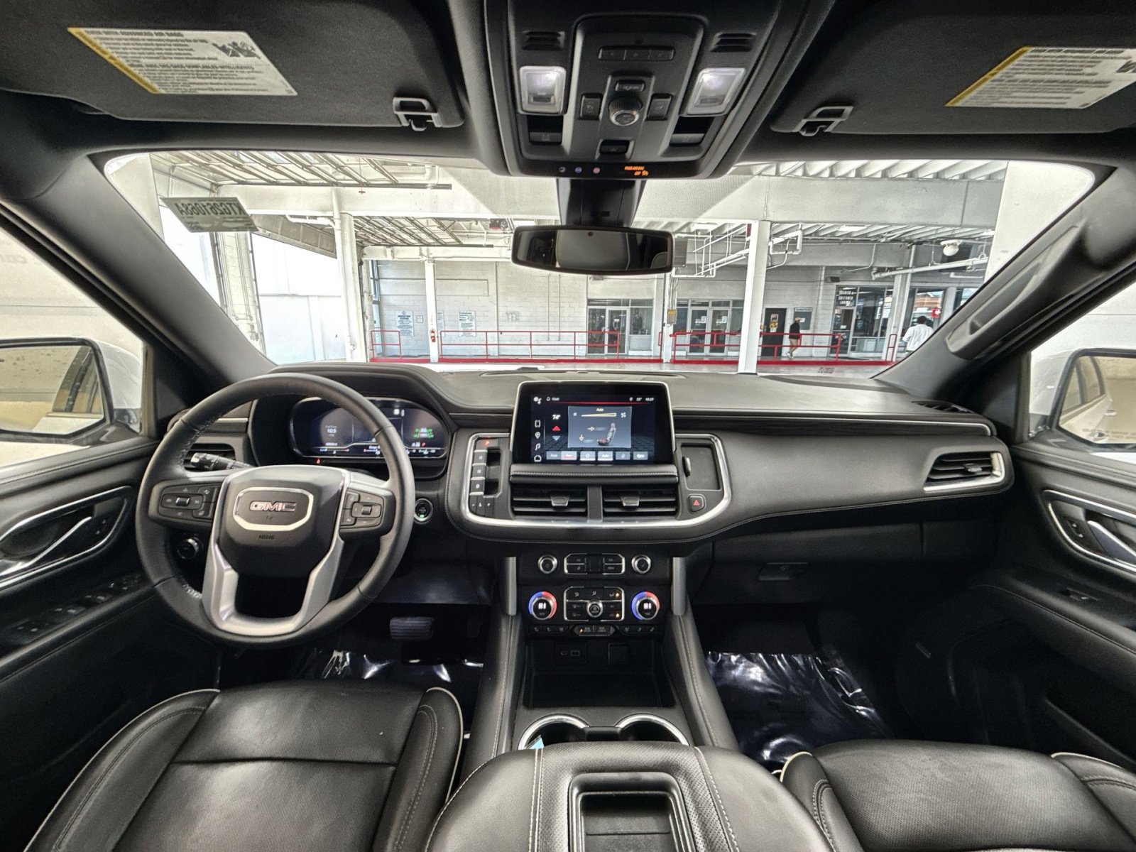 Used 2022 GMC Yukon XL SLT w/ SLT Premium Package image 23