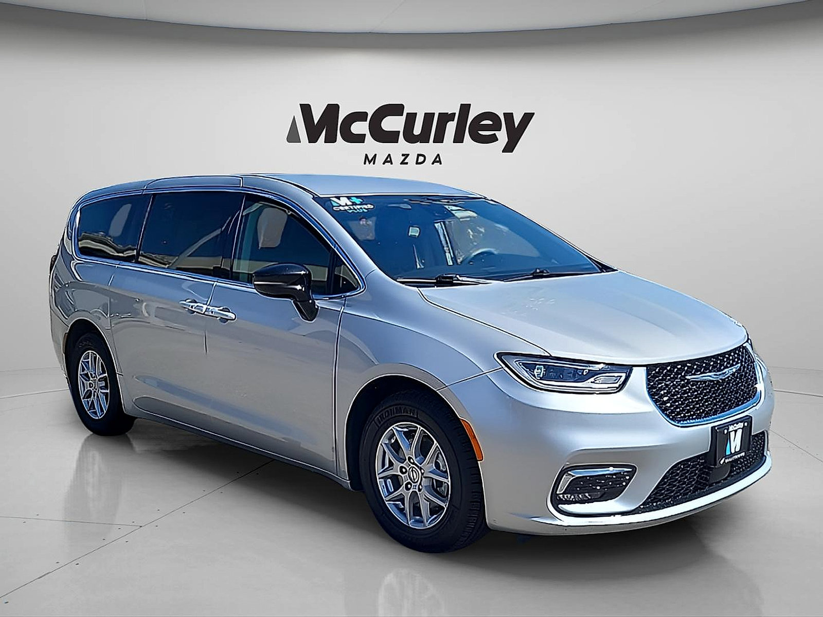 Used 2024 Chrysler Pacifica Touring-L FWD video 1