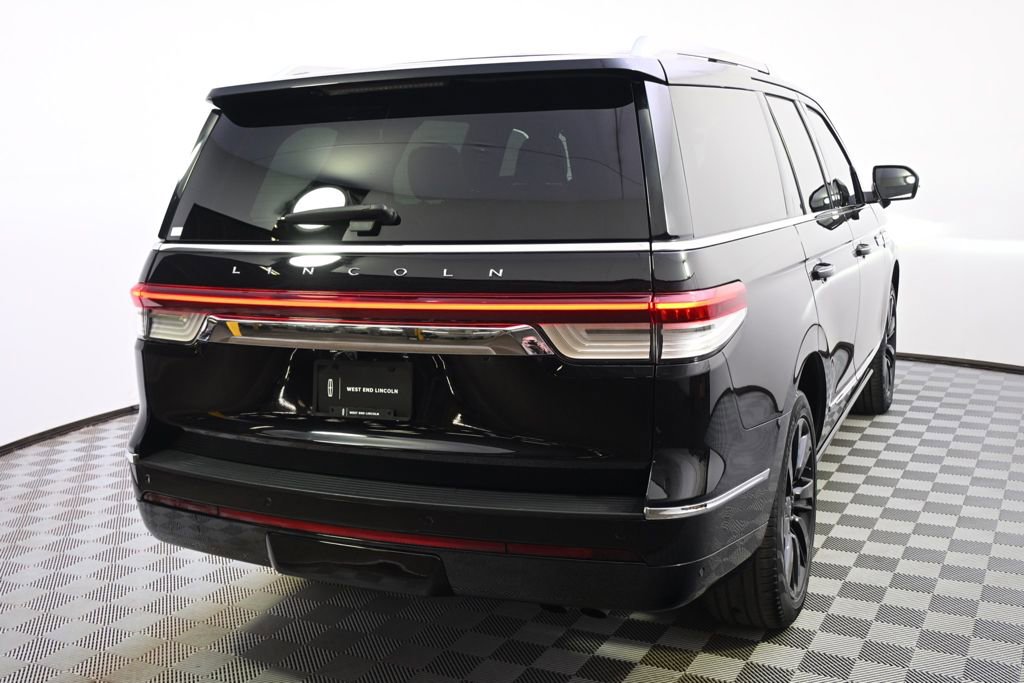 Used 2023 Lincoln Navigator Reserve AWD/4WD image 6