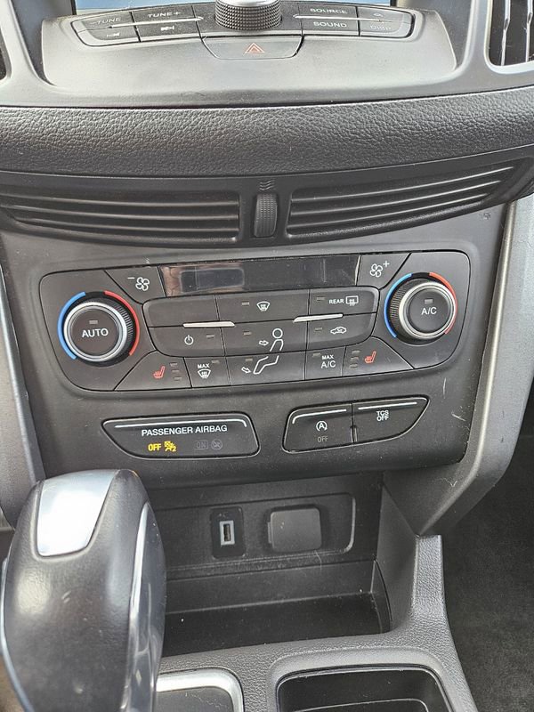 Used 2018 Ford Escape SEL image 25