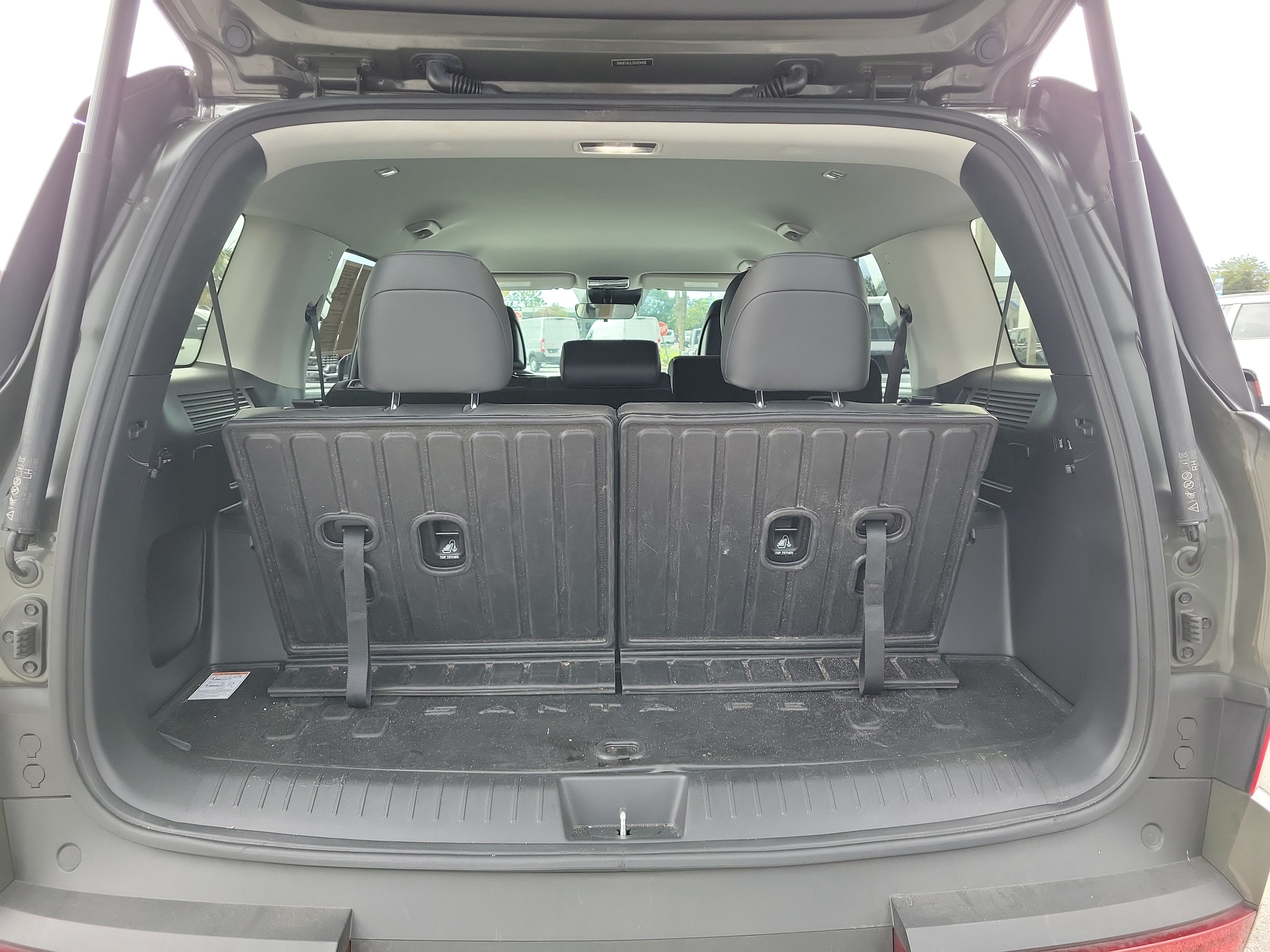Used 2025 Hyundai Santa Fe SEL FWD image 10