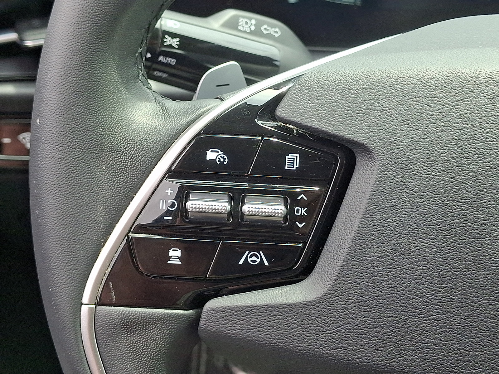 Certified 2024 Kia Niro EX FWD image 22