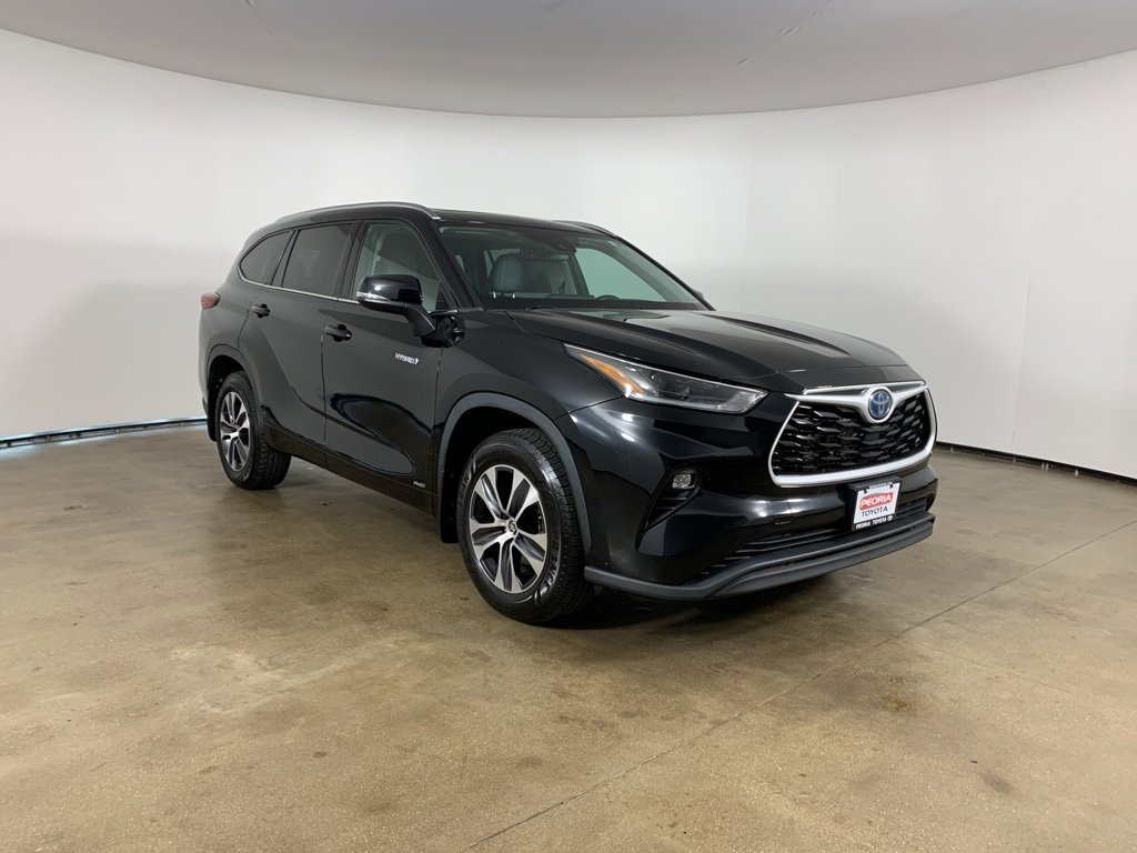Used 2021 Toyota Highlander XLE image 4