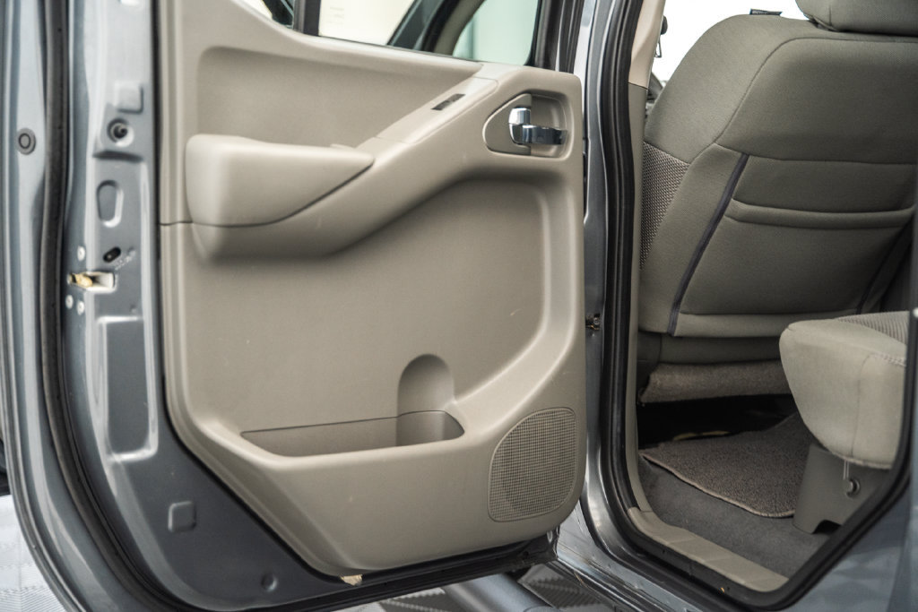 Used 2020 Nissan Frontier SV w/ Midnight Edition Floor Mats AWD/4WD image 42