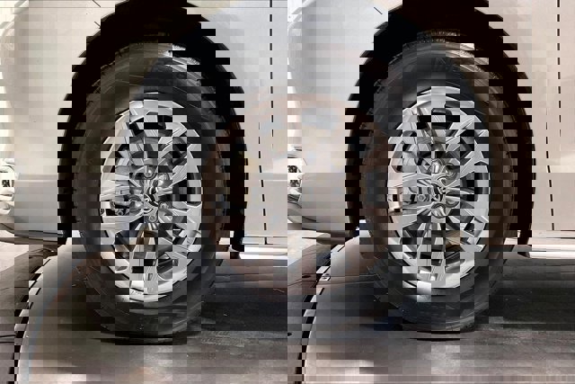 Certified 2024 Toyota Sienna XLE image 10