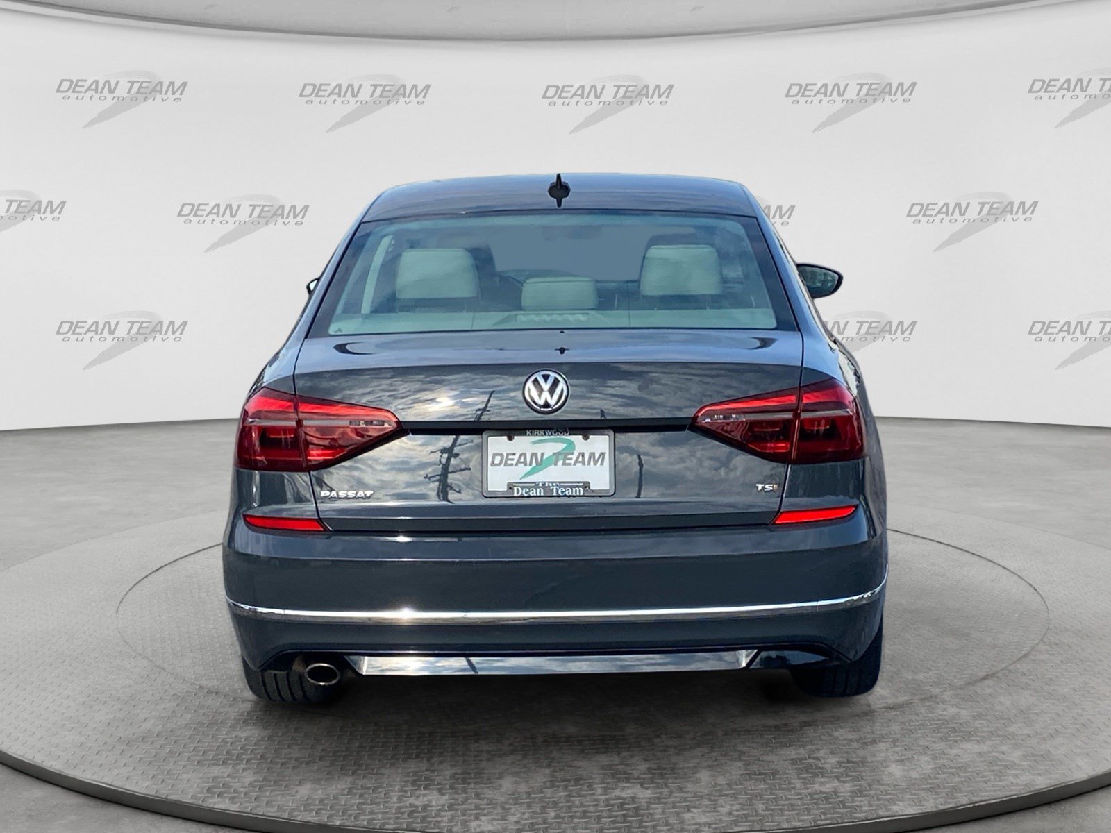 Used 2018 Volkswagen Passat 2.0T R-Line FWD image 7