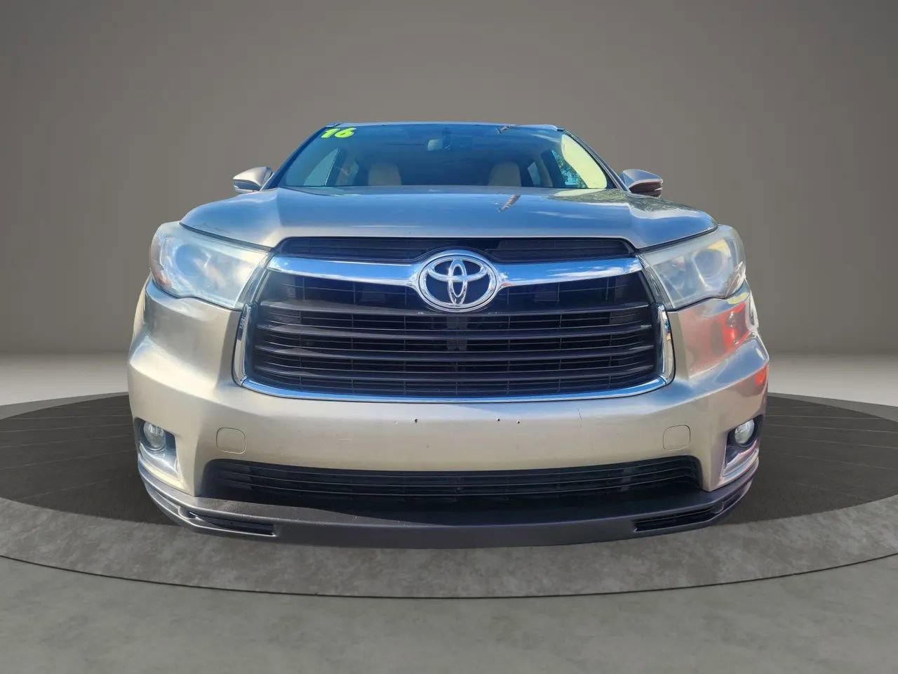 Used 2016 Toyota Highlander Limited AWD/4WD image 2