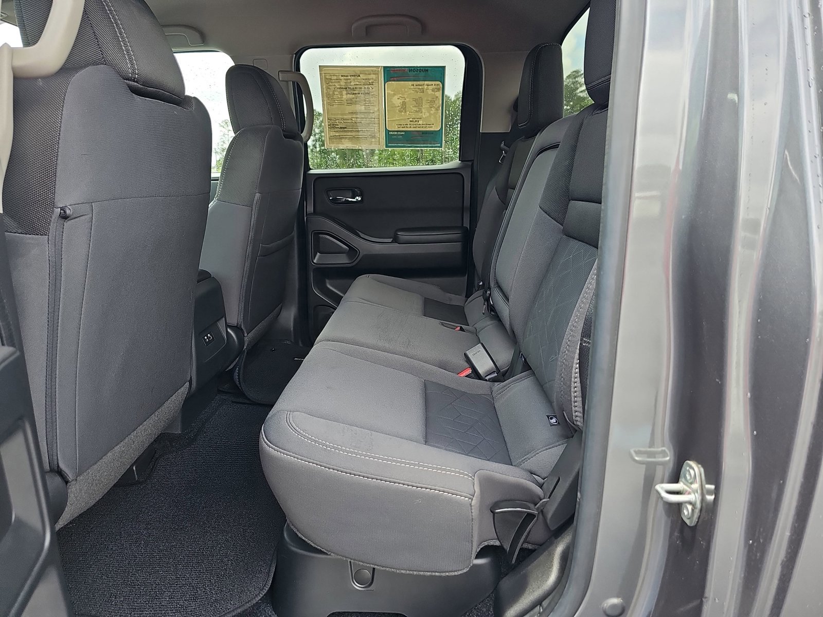 Used 2025 Nissan Frontier SV image 14