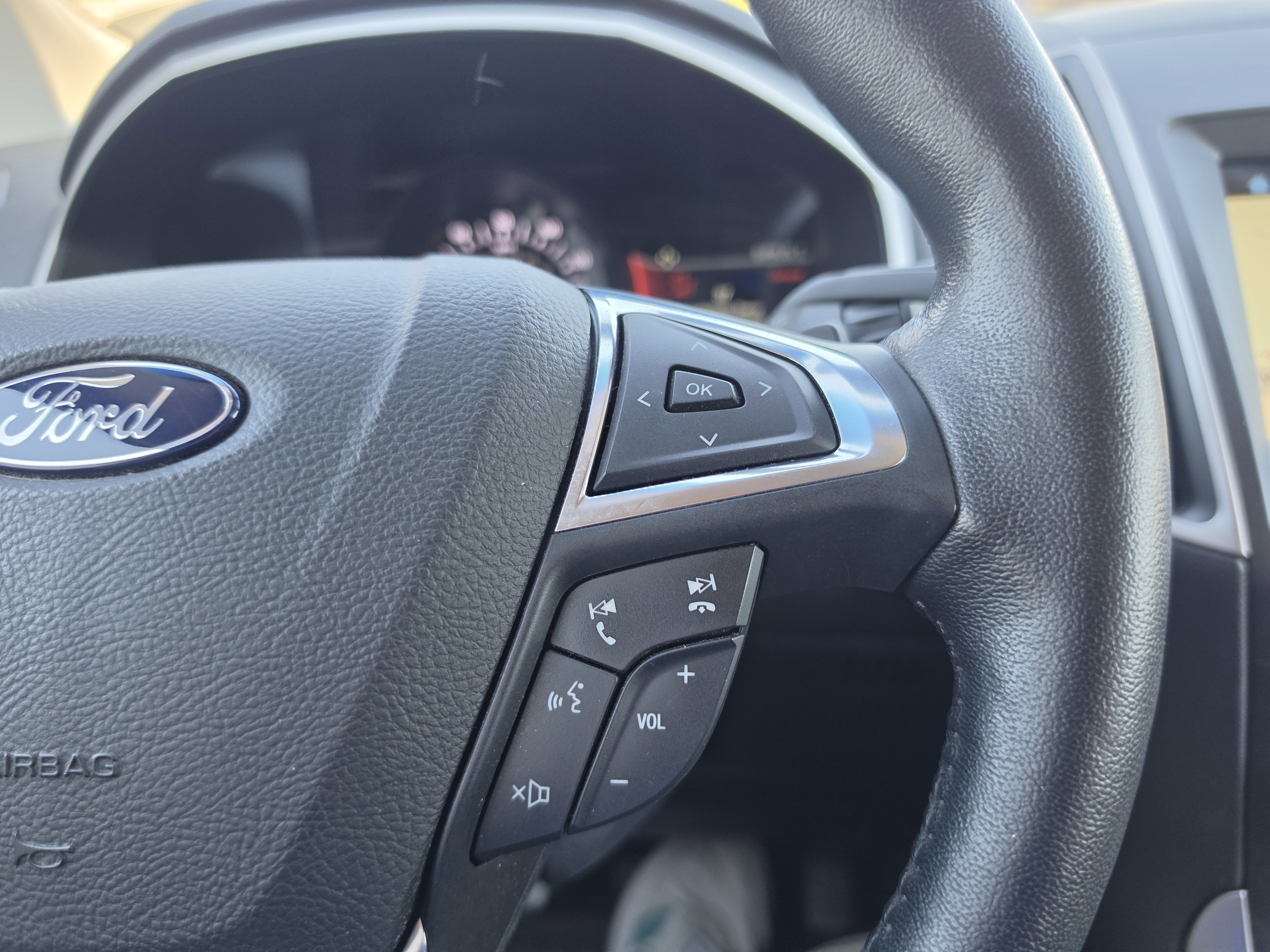 Used 2018 Ford Edge SEL w/ Equipment Group 201A AWD/4WD image 19