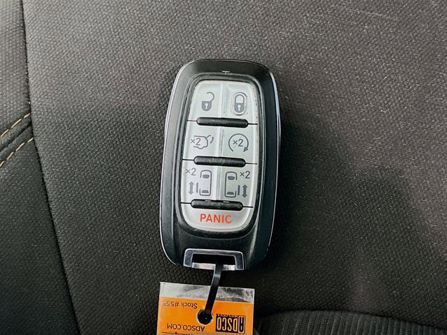 Used 2018 Chrysler Pacifica Touring Plus w/ Tire & Wheel Group image 29