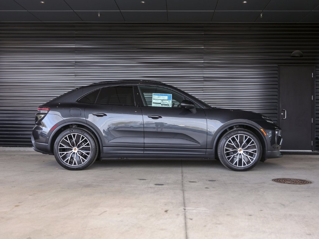 New 2026 Porsche Macan Electric RWD image 7
