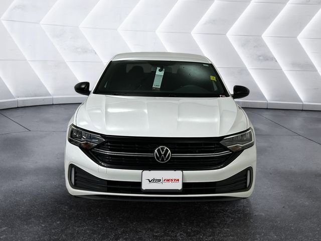 Used 2022 Volkswagen Jetta Sport image 2