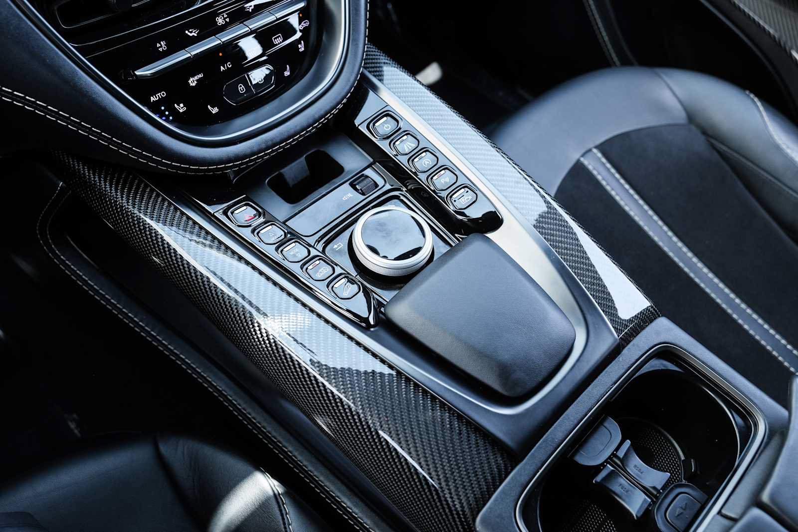 Used 2023 Aston Martin DBX AWD/4WD image 42