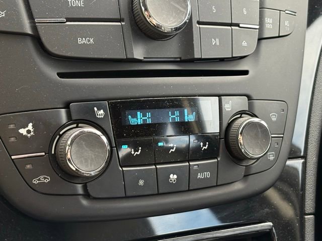 Used 2013 Buick Regal Leather image 15
