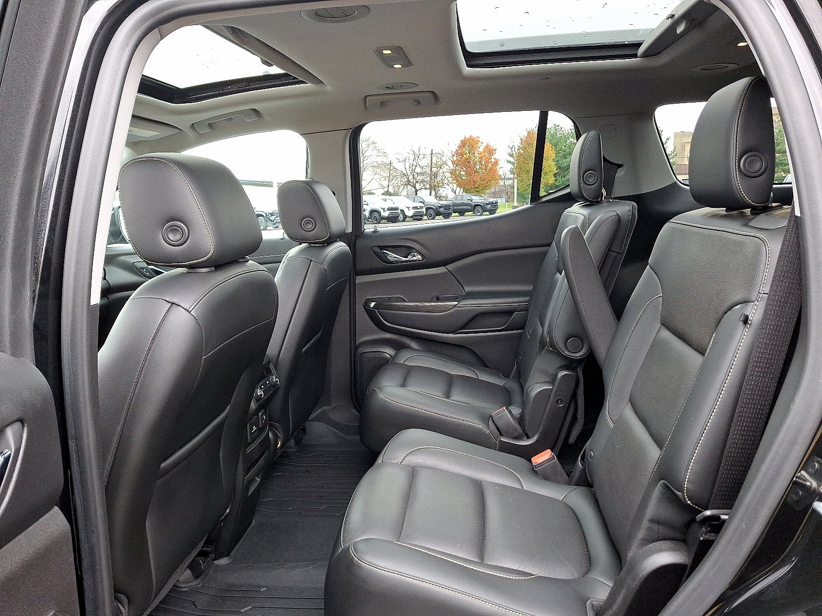 Used 2019 GMC Acadia SLT w/ LPO, Floor Liner Package image 11