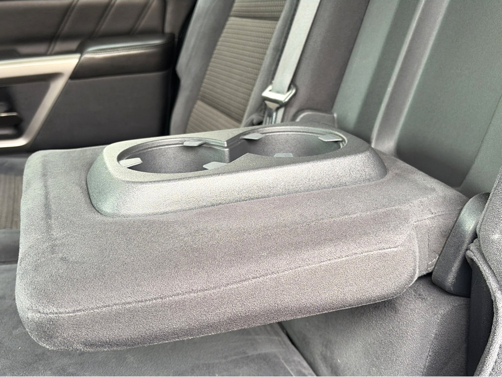 Used 2015 Nissan Armada SV image 32
