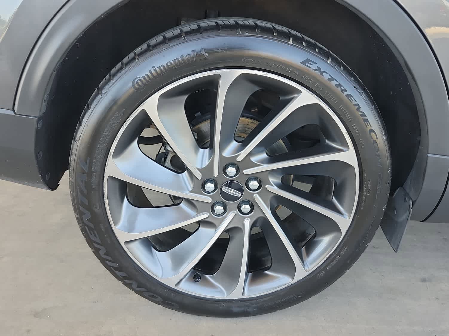 Used 2019 Lincoln Nautilus Reserve FWD image 9