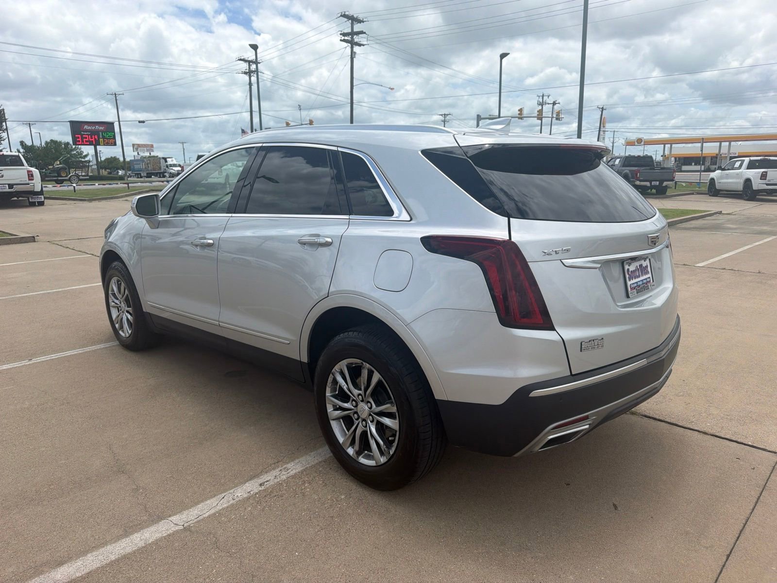 Used 2020 Cadillac XT5 Premium Luxury FWD image 7