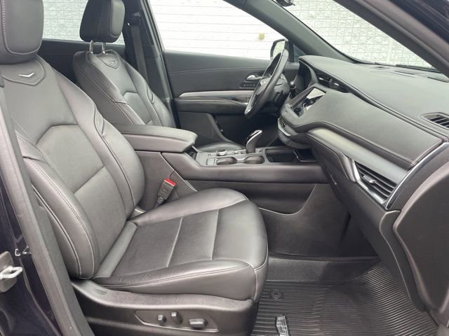Used 2022 Cadillac XT4 Premium Luxury w/ Enhanced Visibility Package AWD/4WD image 19