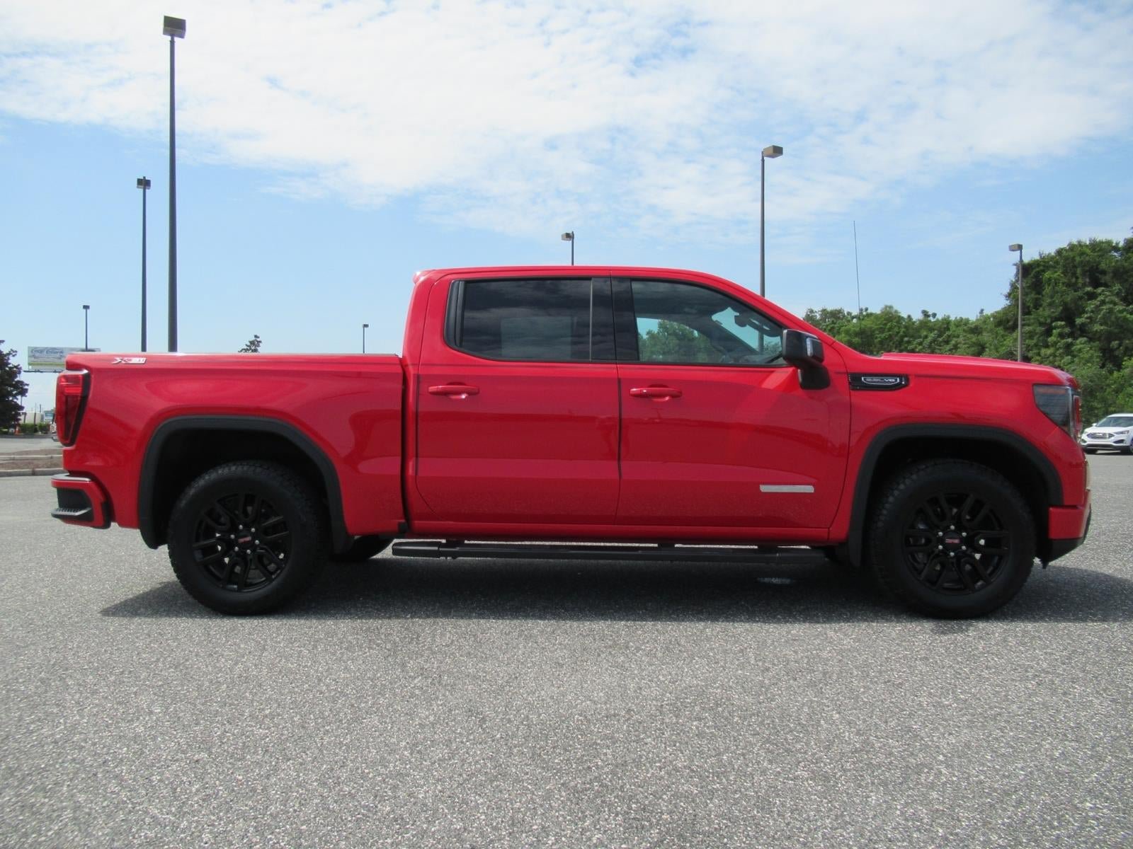 Used 2025 GMC Sierra 1500 Elevation w/ Elevation Premium Package AWD/4WD image 2