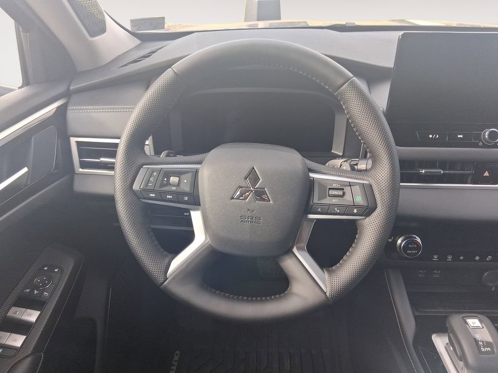 New 2026 Mitsubishi Outlander SE FWD image 12