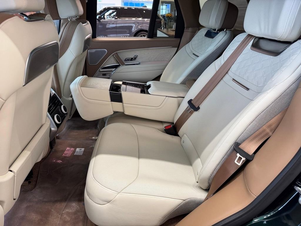 New 2026 Land Rover Range Rover SV image 9
