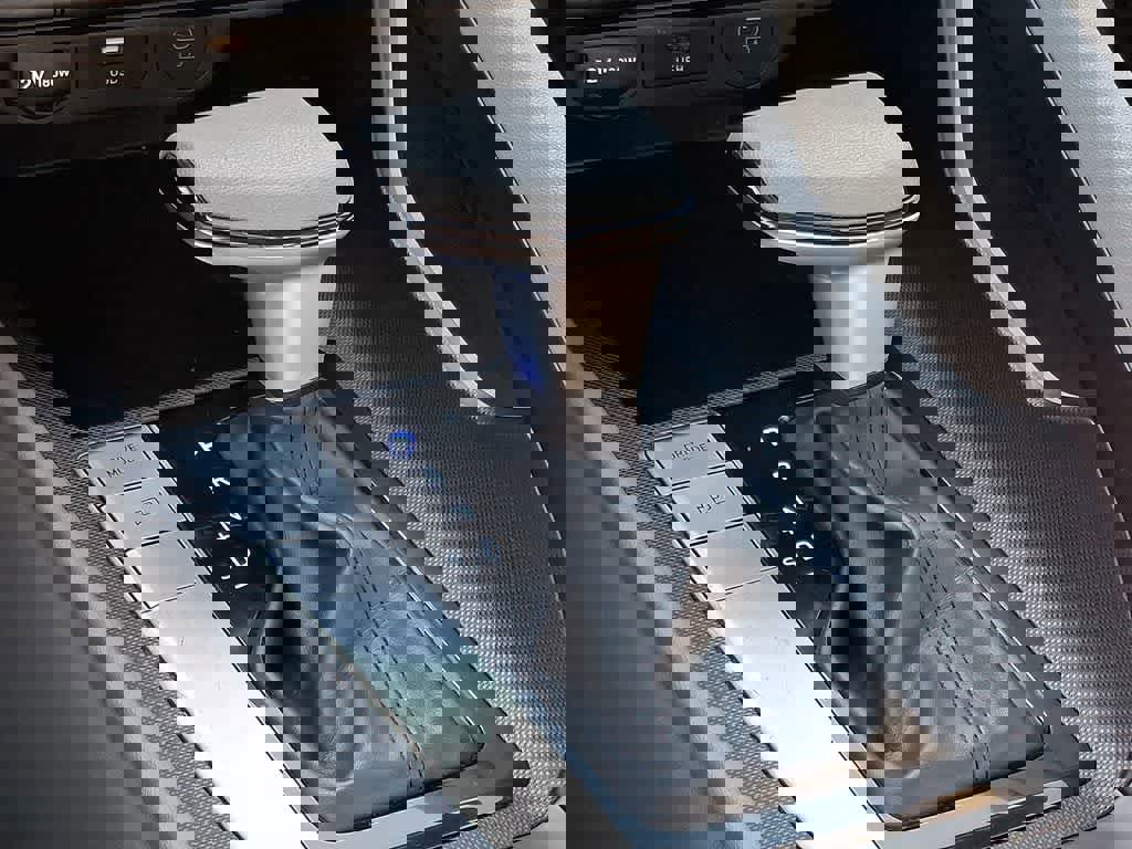 Used 2024 Hyundai Elantra SEL image 13