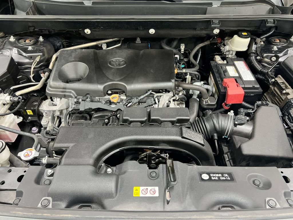 Used 2021 Toyota RAV4 LE FWD image 24