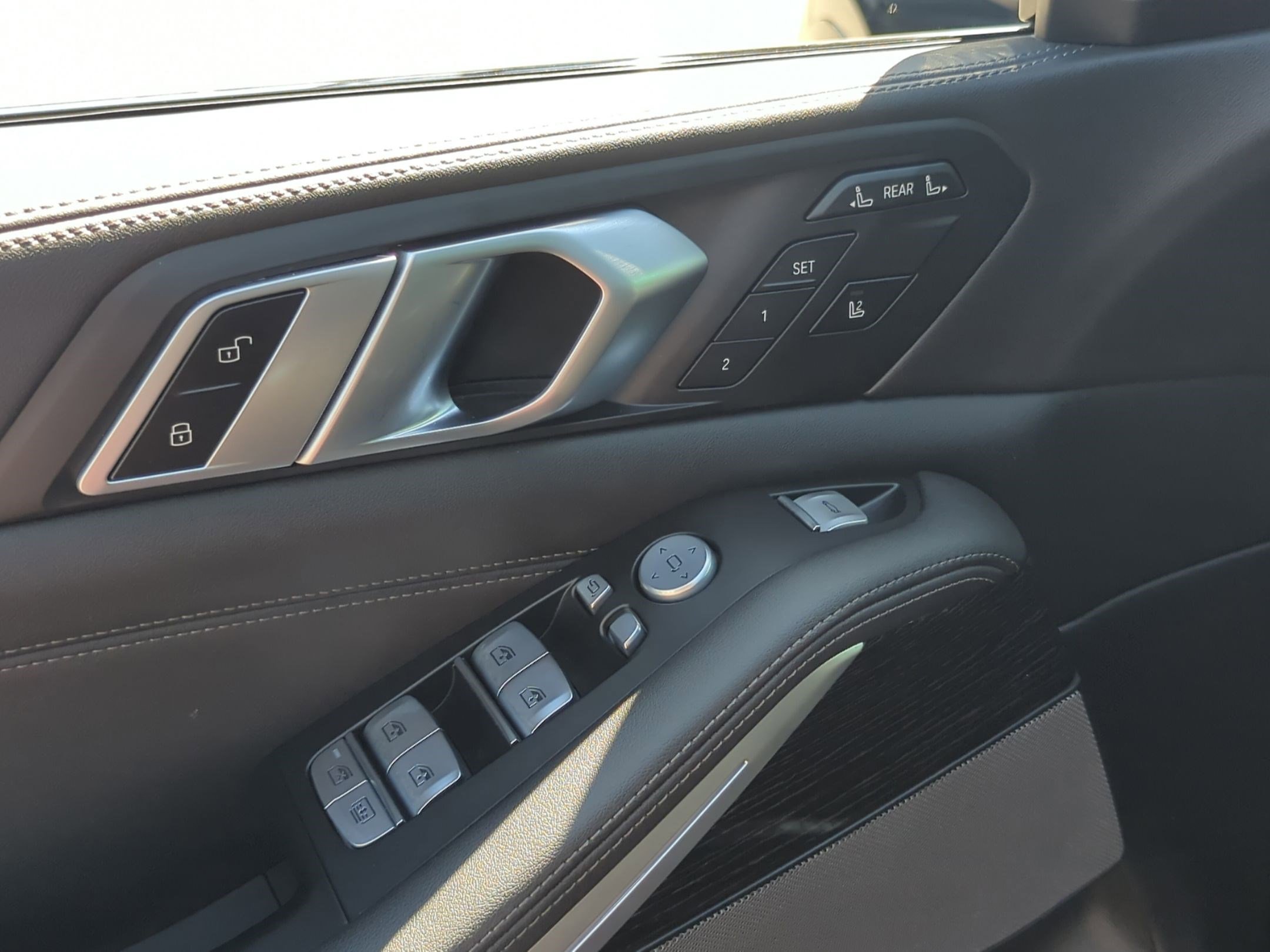 Certified 2023 BMW X7 xDrive40i w/ M Sport Package image 15