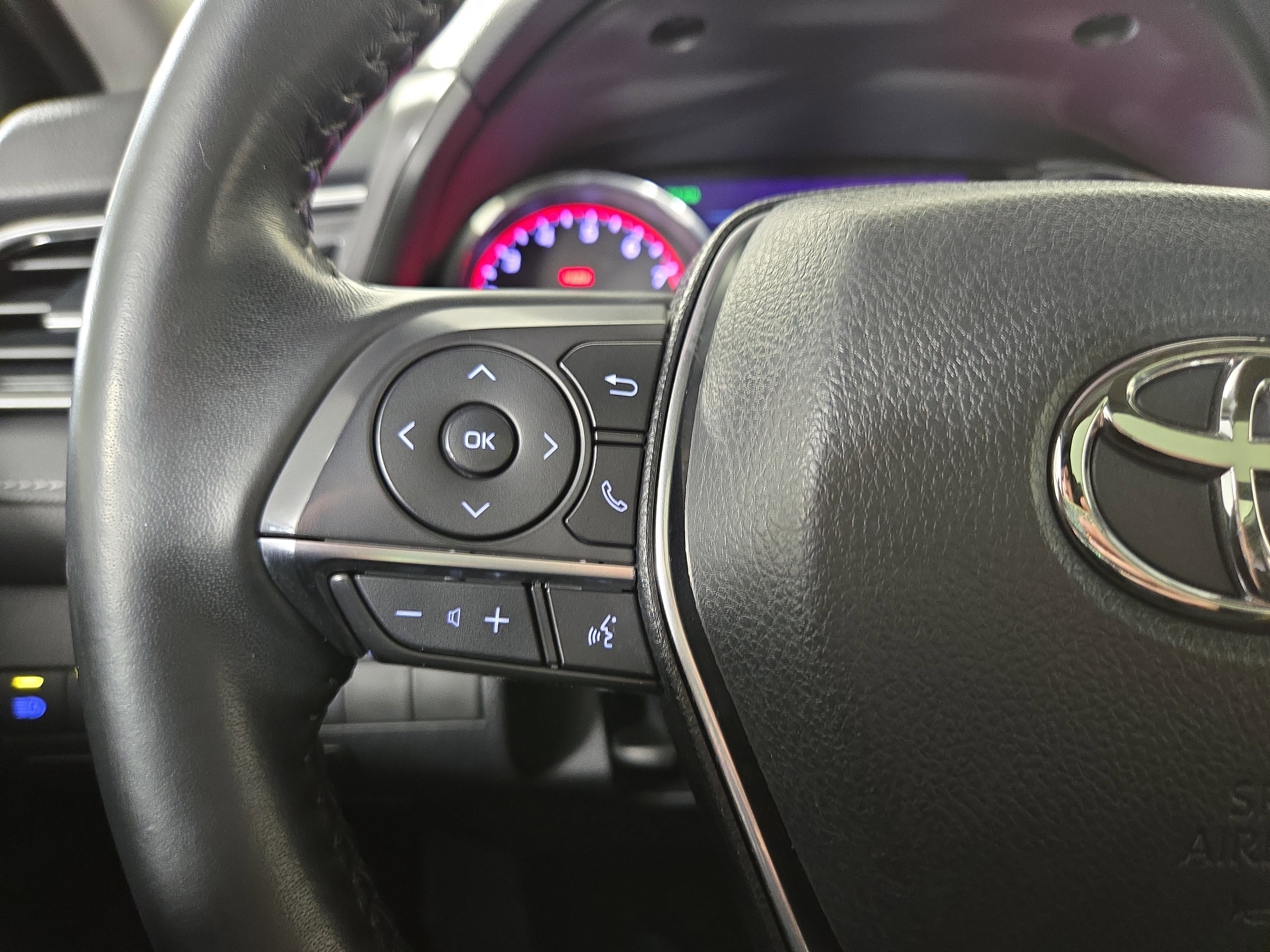 Used 2020 Toyota Camry XSE w/ Blackout Package image 15