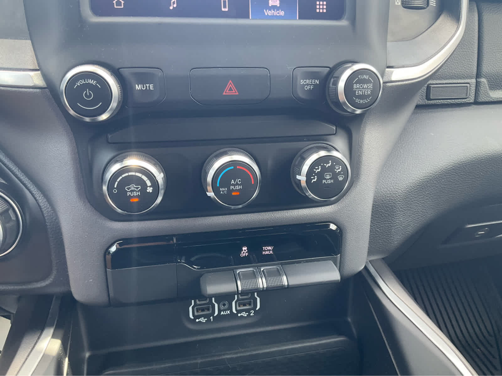 Used 2022 RAM 1500 Big Horn AWD/4WD image 10