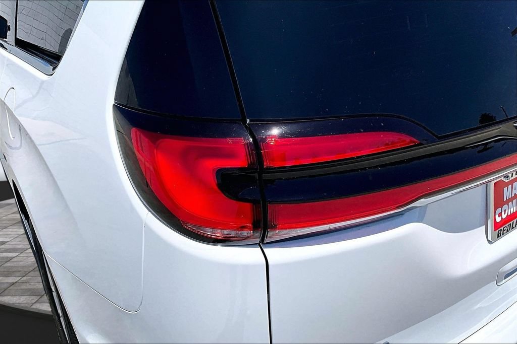 New 2027 Chrysler Pacifica Select FWD image 36