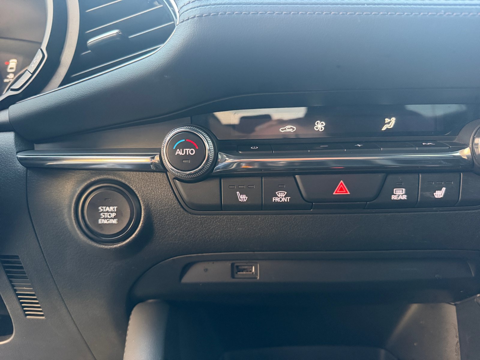 Used 2019 MAZDA MAZDA3 Hatchback w/ Preferred Package FWD image 20