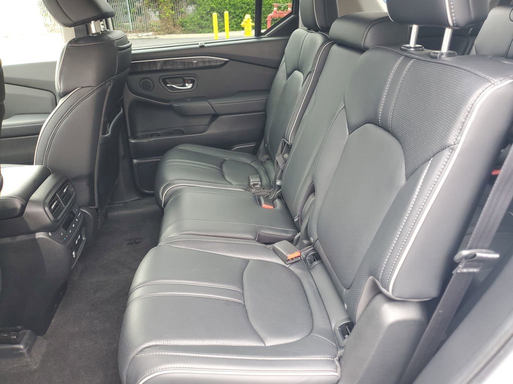 Certified 2023 Honda Pilot Elite image 16